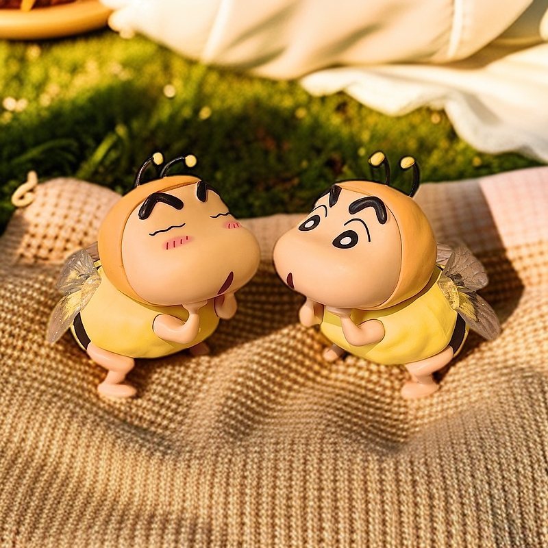 Crayon Shin-chan Bee Costume PVC Figurine Set – 2pcs Anime Collectible 12cm | HOMEINA