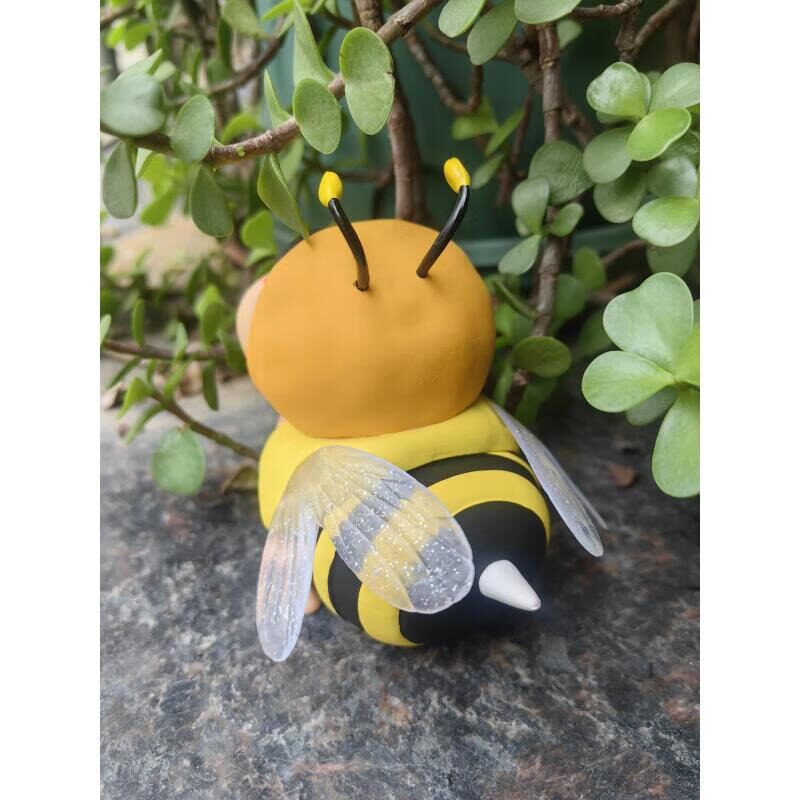 Crayon Shin-chan Bee Costume PVC Figurine Set – 2pcs Anime Collectible 12cm | HOMEINA